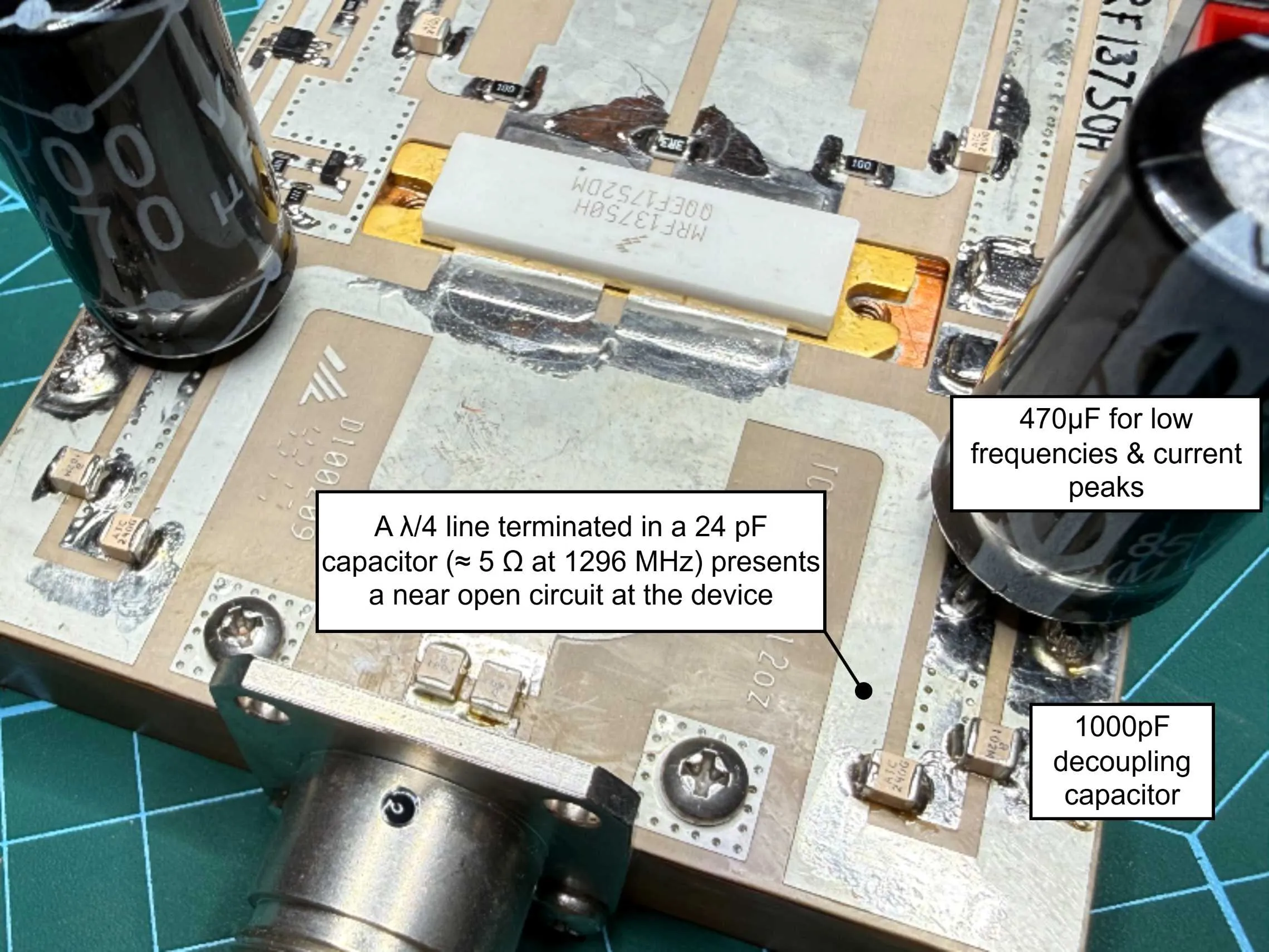 Decoupling of amplifier drain